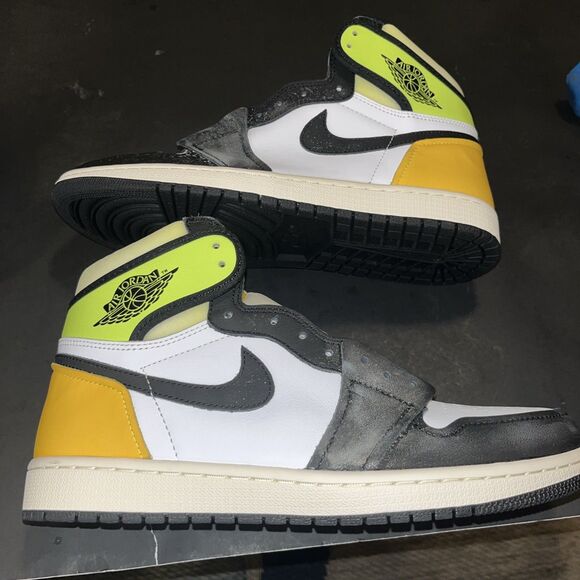 Size 10.5 - Jordan 1 Retro High OG Volt main image 4